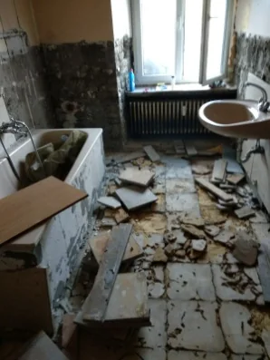 Avant: Salle de bains